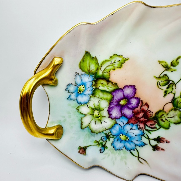 Vintage Hand Painted Porcelain Leaf Candy Dish Bowl Floral Golden Accents - Picture 2 of 5